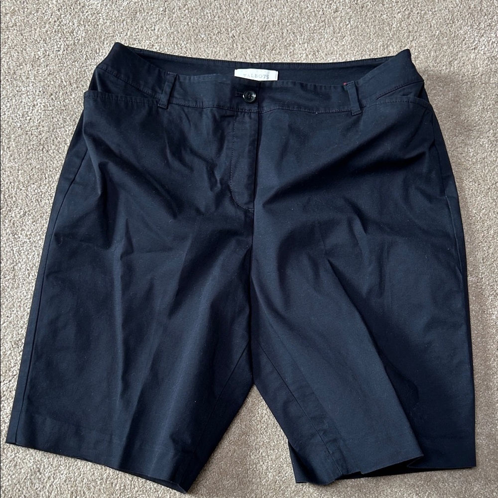 Talbots women’s black Flat Front Shorts